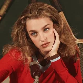 teagan croft (@teagancroft)